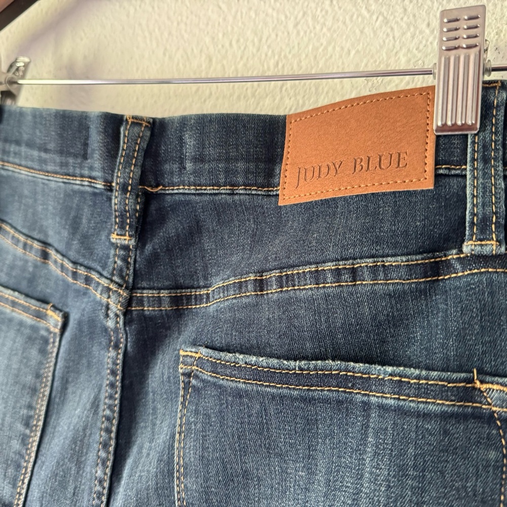 High Rise Judy Blue Influencer Slim Bootcut Viral Blue Jeans 13/31 NEW Comfy - Picture 10 of 14